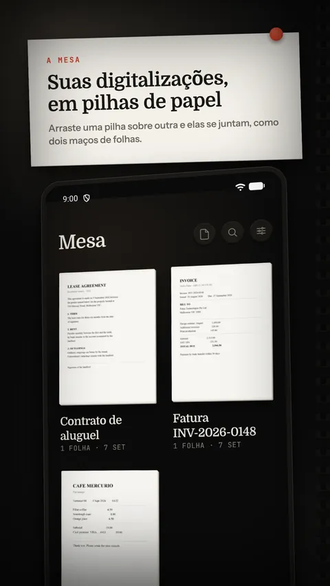 A mesa do Pila com três pilhas: um contrato, uma fatura e um recibo